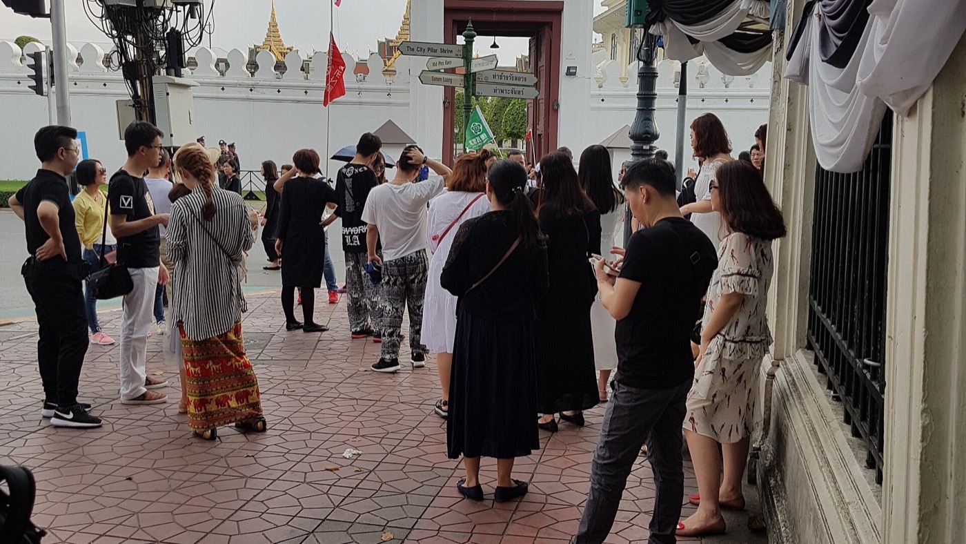 Visitantes en el Gran Palacio de Bangkok